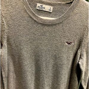 Vintage classic Holister gray sweater size small it’s in great condition